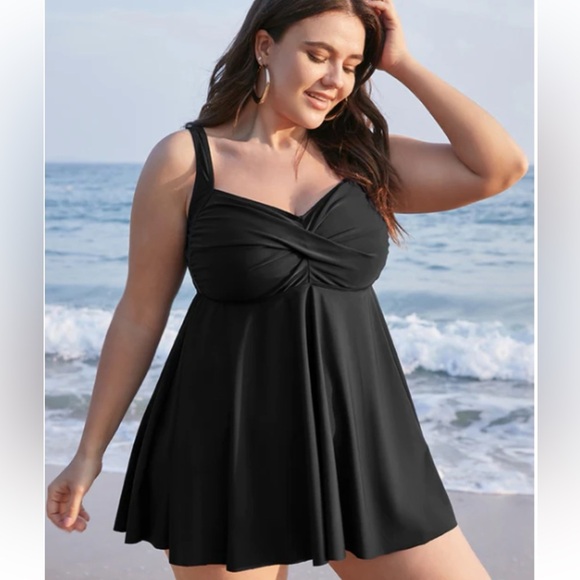 BloomChic Plus Size  2XL Twist Front Adjustable Straps Tankini Top - Picture 1 of 3